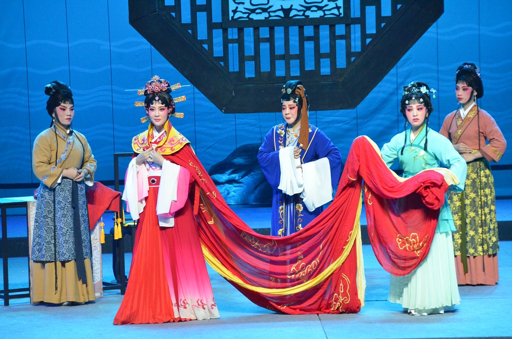 五大洲华文媒体代表共赏莆仙戏 《海神妈祖》