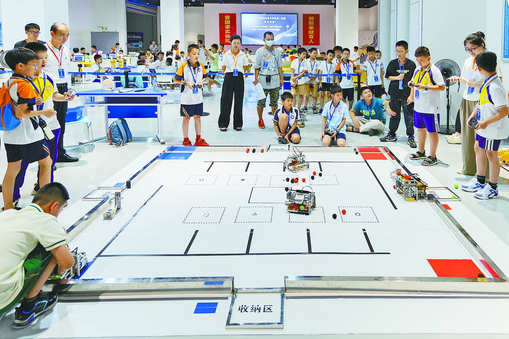 畅想科技 梦想飞扬 市青少年机器人竞赛举行